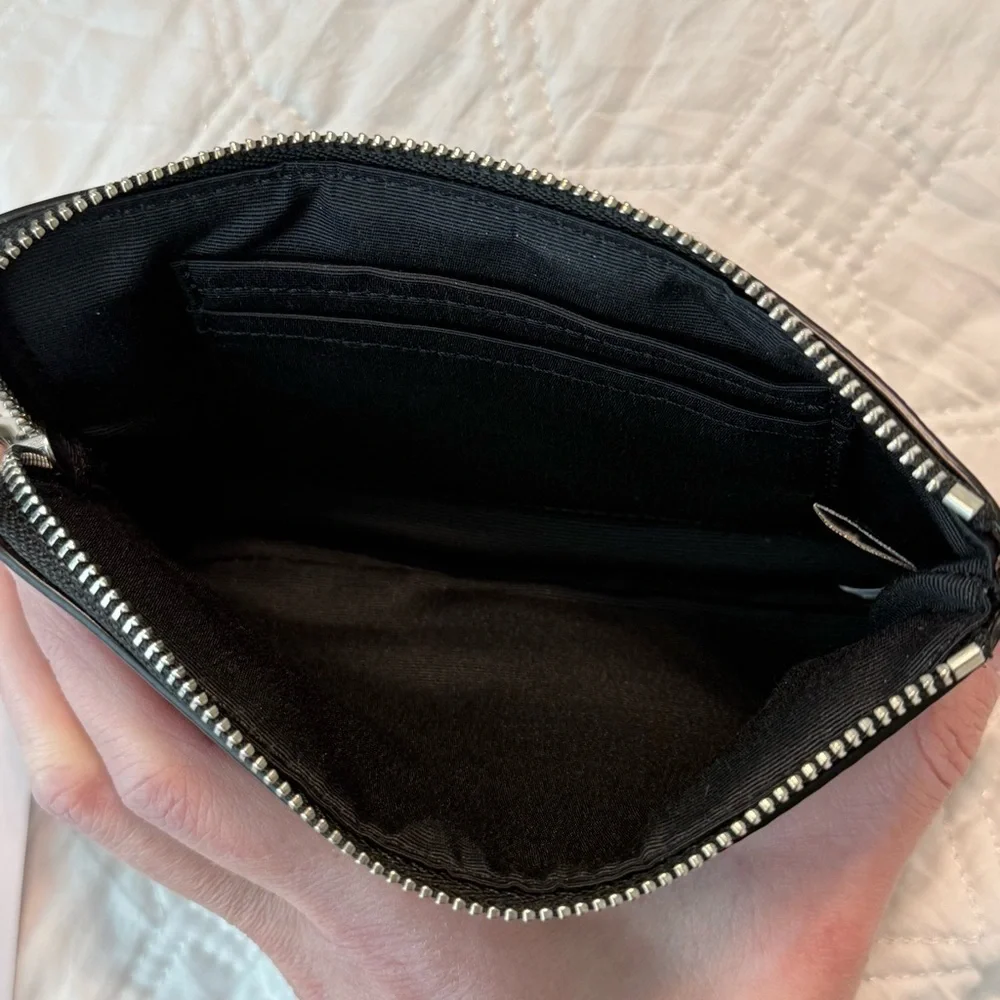 Coach Corner Zip Wristlet in Signature Canvas Black and Silver NEW - Picture 3 of 8